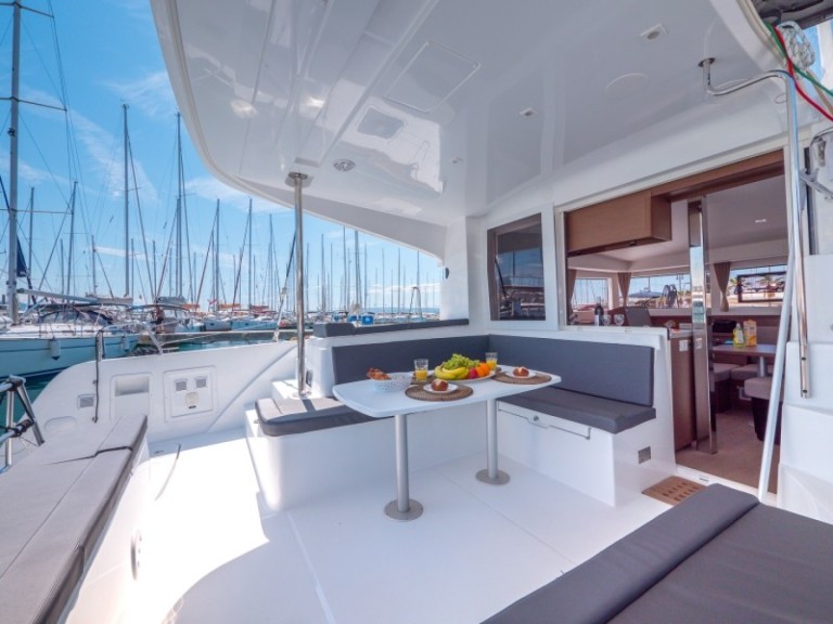 Lagoon Lagoon 40 in Split on SamBoat