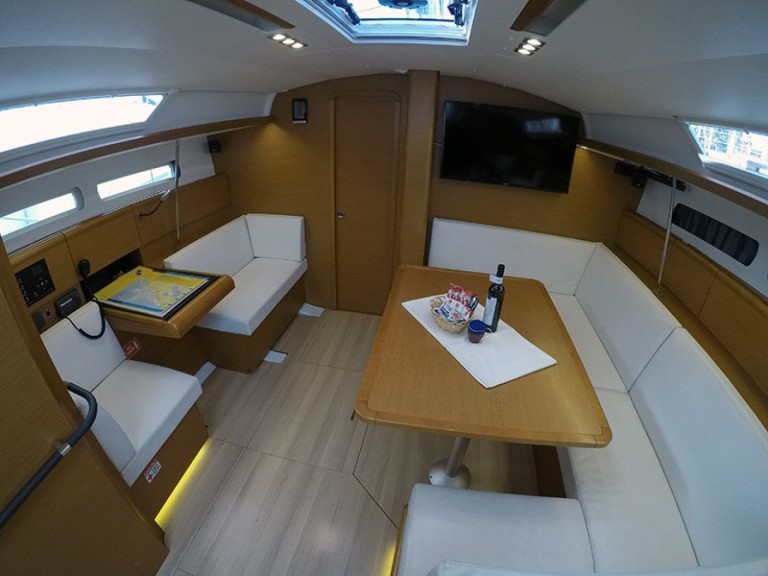 Rent a Jeanneau Sun Odyssey 449 Šibenik