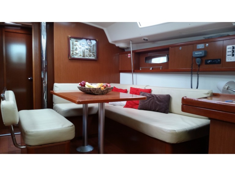 Sailboat rental with or without captain Bénéteau Alimos