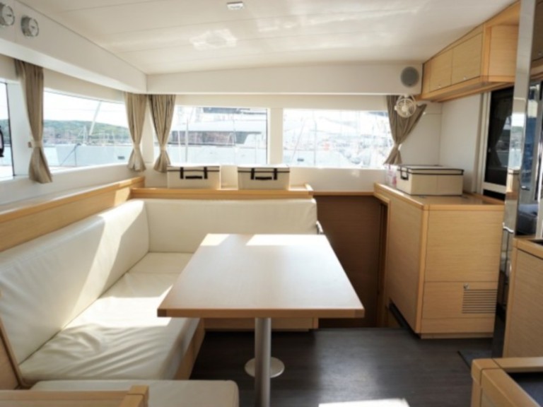 Yacht charter Préveza cheap Lagoon 39