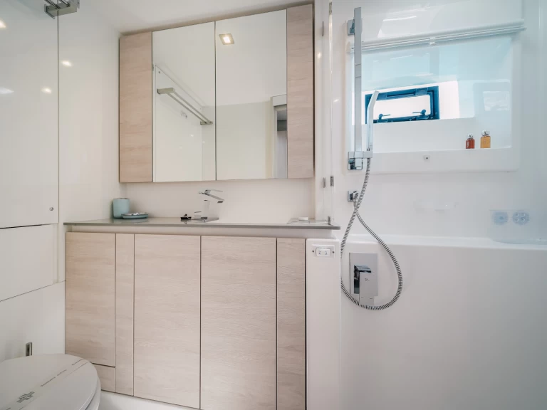 Yacht charter Split cheap Leopard 50