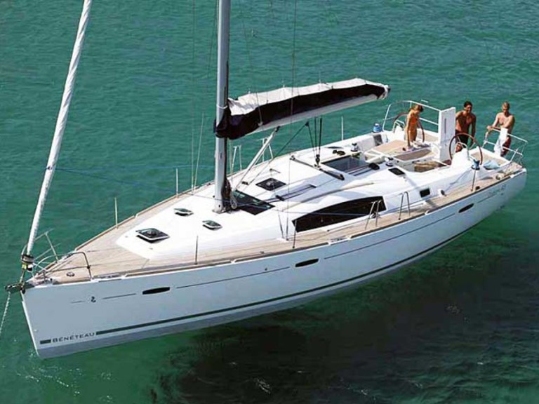 Sailboat rental in Belém - Bénéteau Oceanis 43
