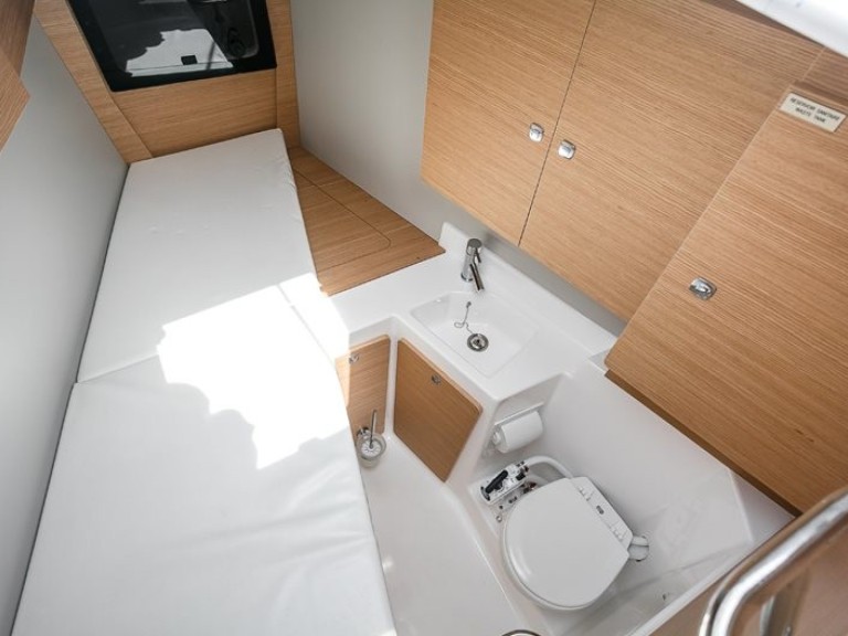 Sailboat for rent Olbia at the best price