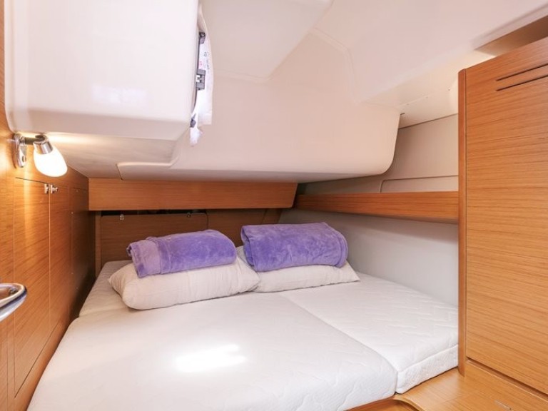 Bareboat Rental Sailboat Dufour with a boat licence