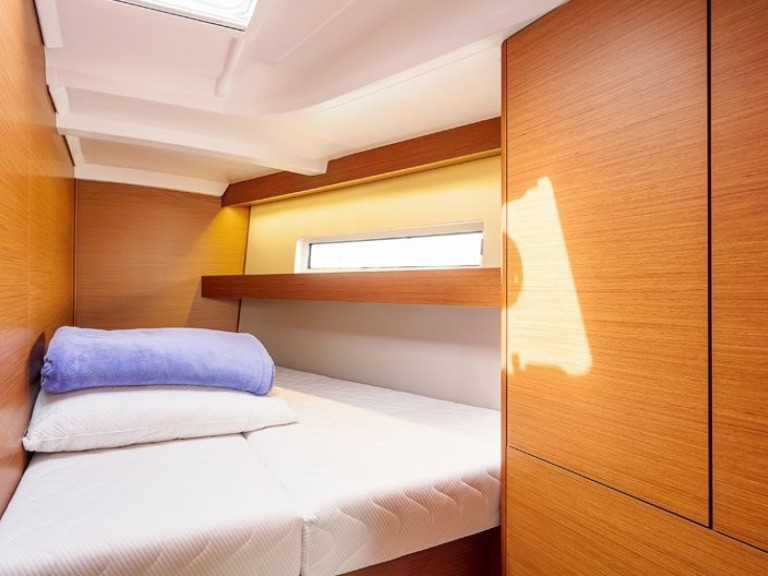 Jeanneau Sun Odyssey 440 in Olbia on SamBoat