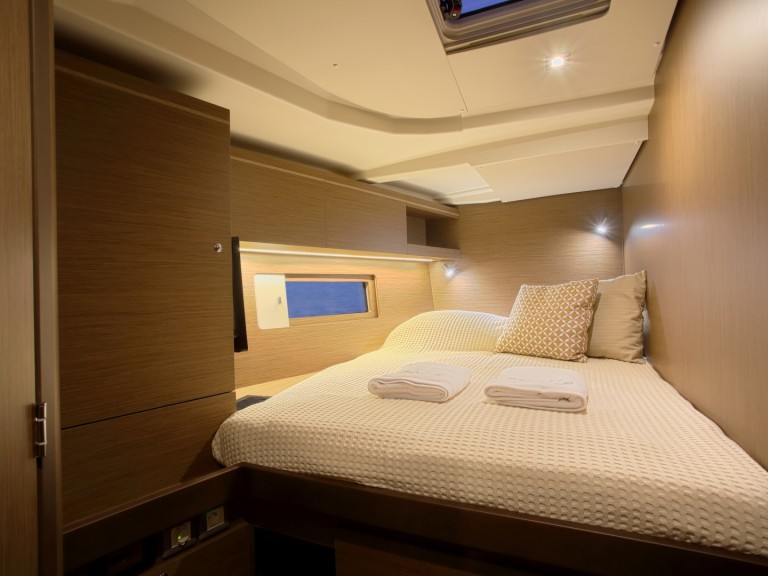 Bareboat Rental Sailboat Bénéteau with a boat licence