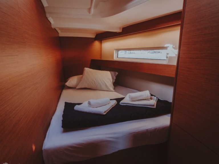 Rent a Jeanneau Sun Odyssey 440 Níkiti