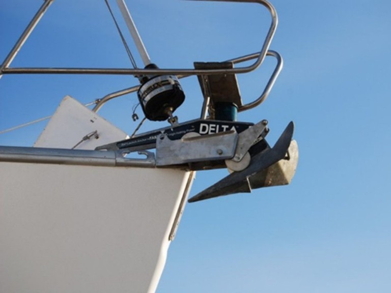 Bavaria Bavaria 36 (Owner's version) charter bareboat or captained in  Volos