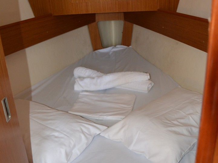 Sailboat rental with or without captain Jeanneau Lefkáda