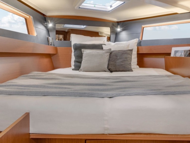 Bareboat Rental Sailboat Jeanneau with a boat licence