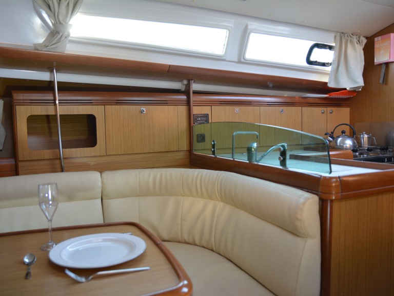 Sailboat rental in Lefkáda - Jeanneau Sun Odyssey 36i