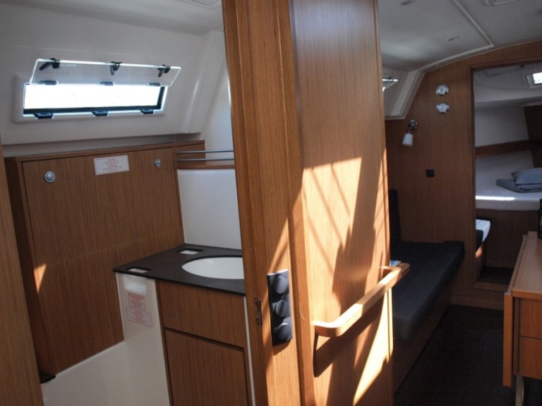 Sailboat for rent Primošten at the best price