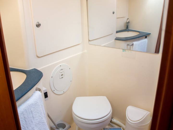 Boat rental Bavaria Bavaria 36 in Nikiána on Samboat