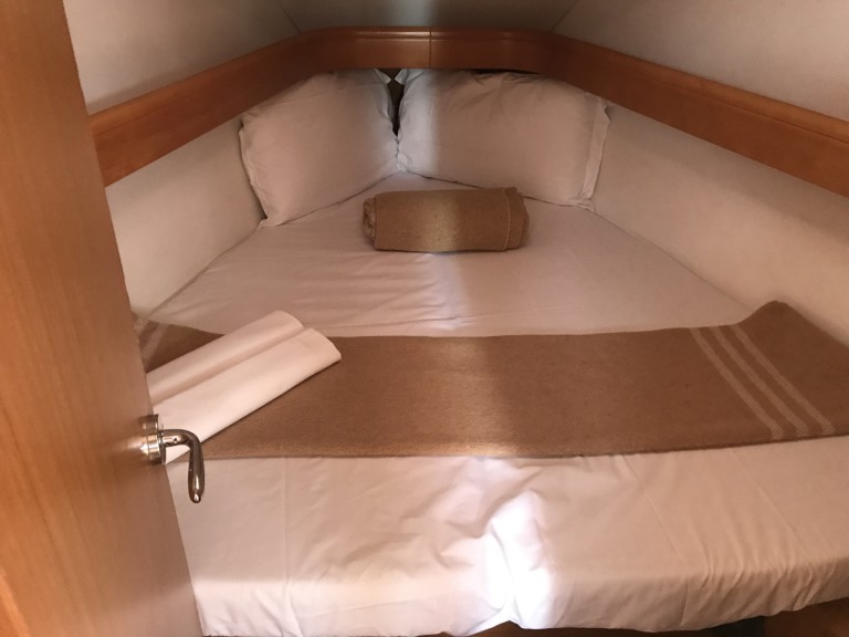 Yacht charter Cugnana Verde cheap Sun Odyssey 36i