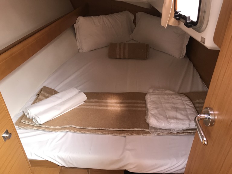 Boat rental Jeanneau Sun Odyssey 36i in Cugnana Verde on Samboat