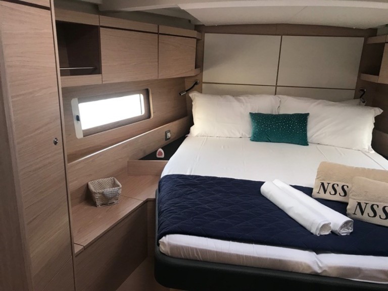 Sailboat rental with or without captain Bénéteau Cugnana Verde