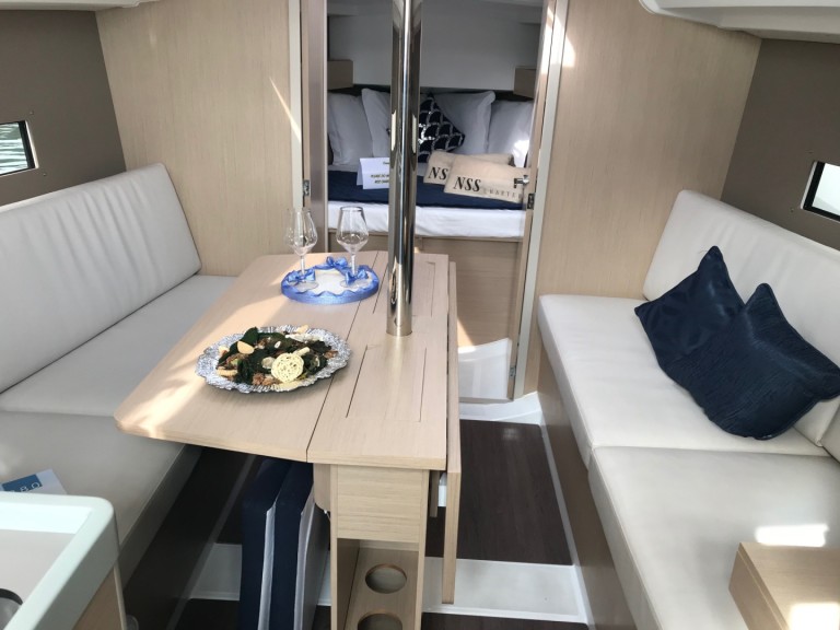Sailboat rental with or without captain Bénéteau Cugnana Verde