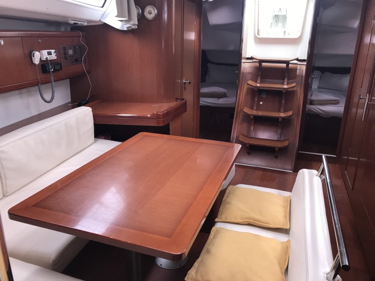 Sailboat for rent Cugnana Verde at the best price
