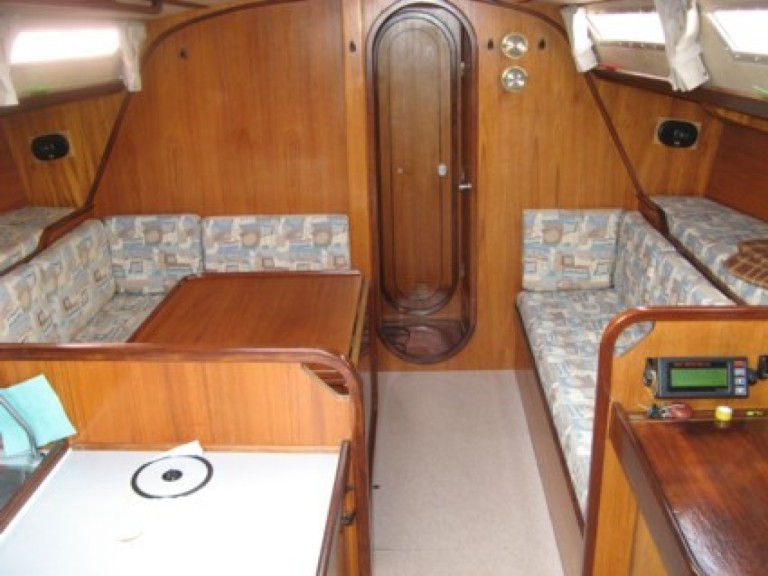 Sailboat for rent Alimos at the best price