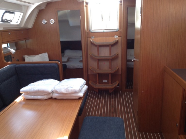 Sailboat for rent Cugnana Verde at the best price