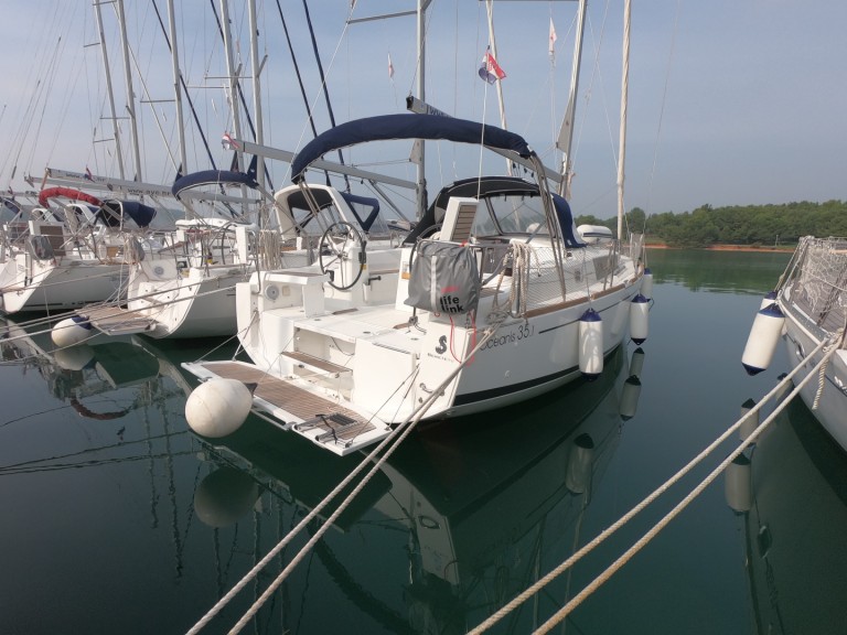 Sailboat rental with or without captain Bénéteau Medulin