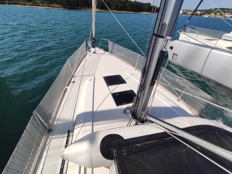 Sailboat rental in Medulin - Bénéteau Oceanis 38.1