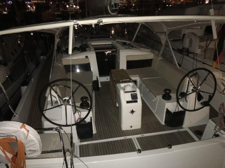 Sailboat rental in Palma de Mallorca - Jeanneau Sun Odyssey 440