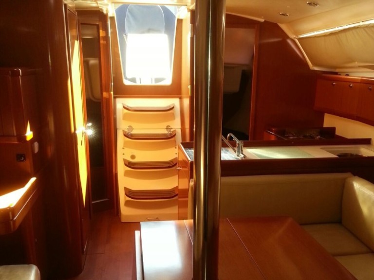 Sailboat for rent Salivoli at the best price