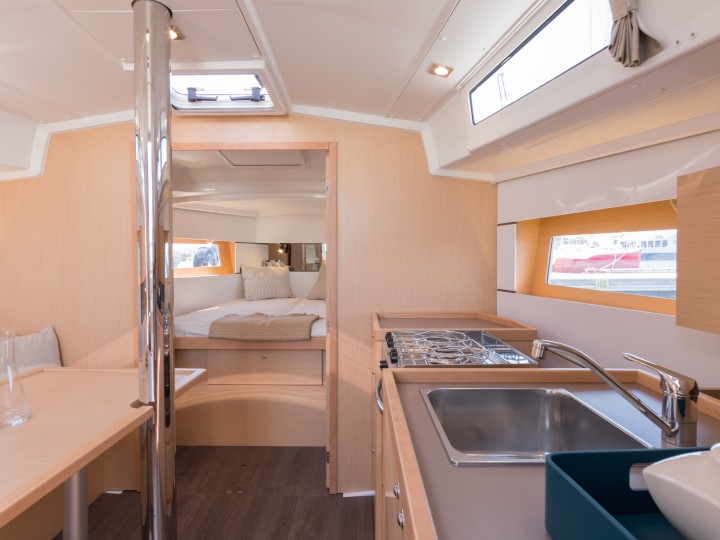 Boat rental Bénéteau Oceanis 38.1 in Marmaris (district) on Samboat
