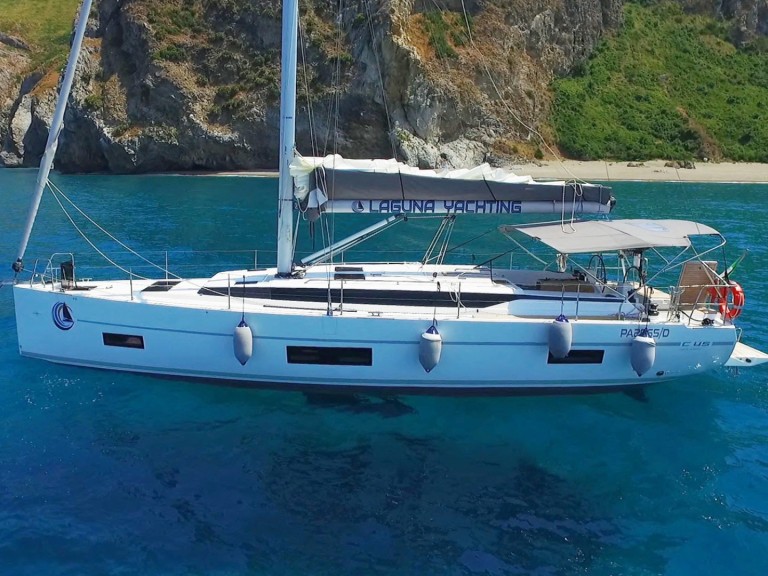 Sailboat for rent Palermo at the best price