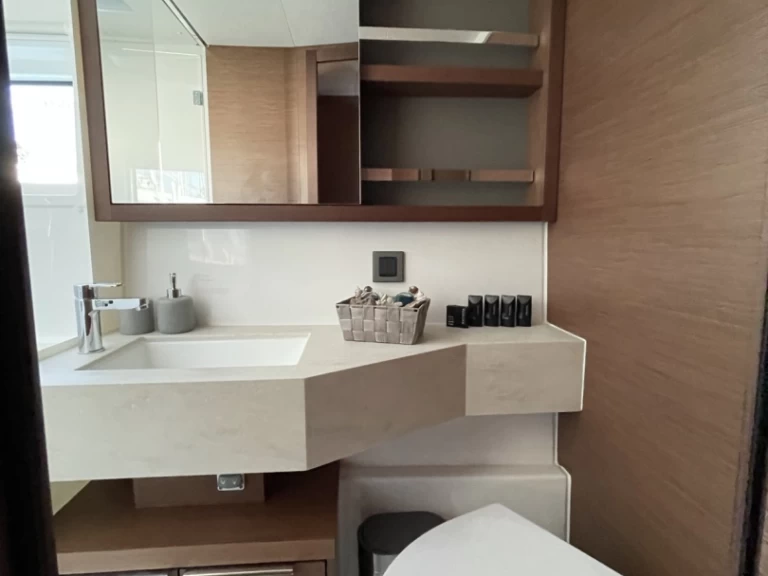 Rent a Lagoon Lagoon 46 Néa Péramos