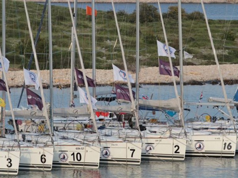 Sailboat rental with or without skipper Bénéteau ACI Marina Jezera