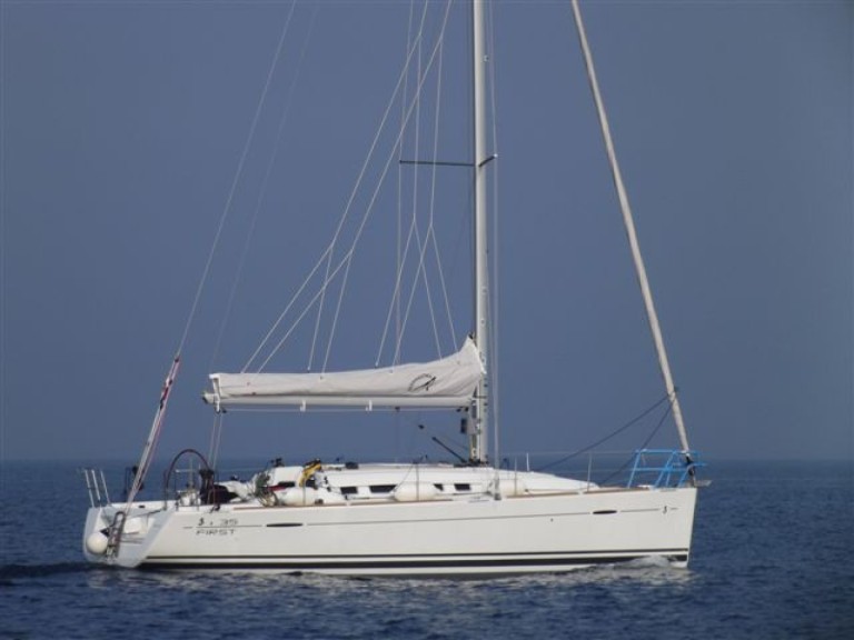 Yacht charter ACI Marina Jezera cheap First 35