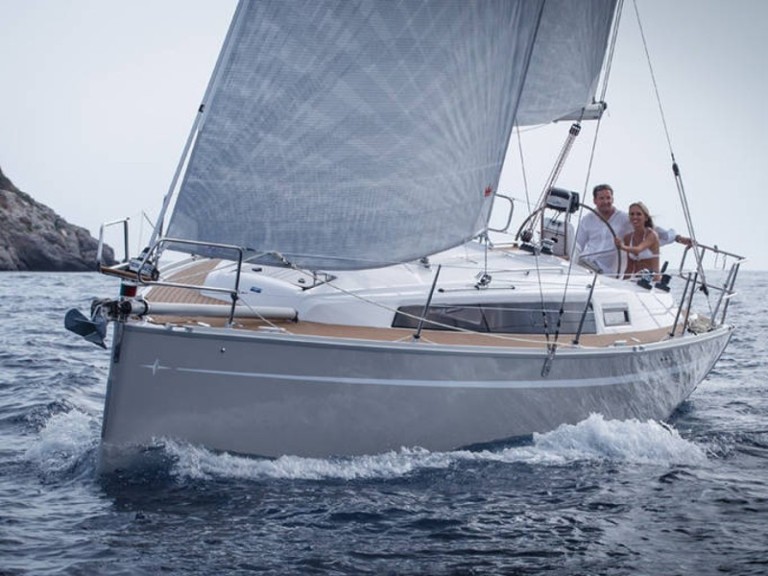 Sailboat rental in Lemmer - Bavaria Cruiser 33