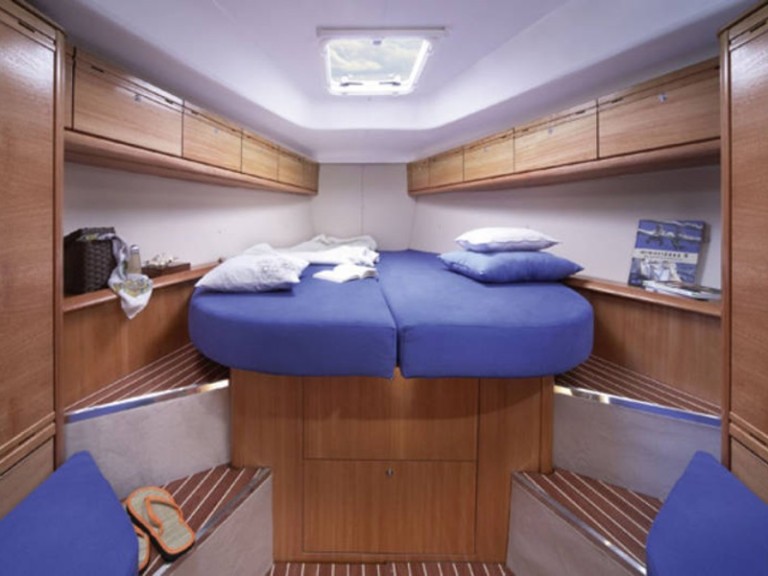 Yacht charter Lemmer cheap Bavaria 38 Cruiser