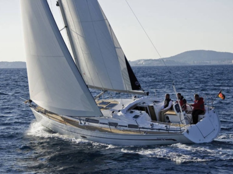 Sailboat rental in Lemmer - Bavaria Bavaria 38 Cruiser