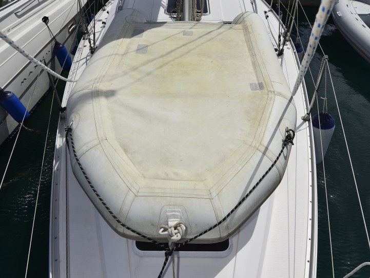 Sailboat rental with or without captain Elan Betina