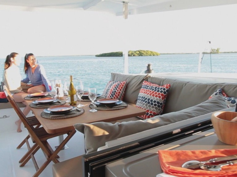 Catamaran rental with or without captain Fountaine Pajot Portimão