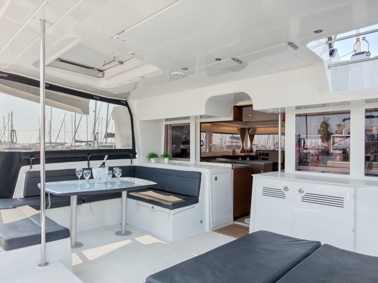 Rent a Lagoon Lagoon 450 F Alimos