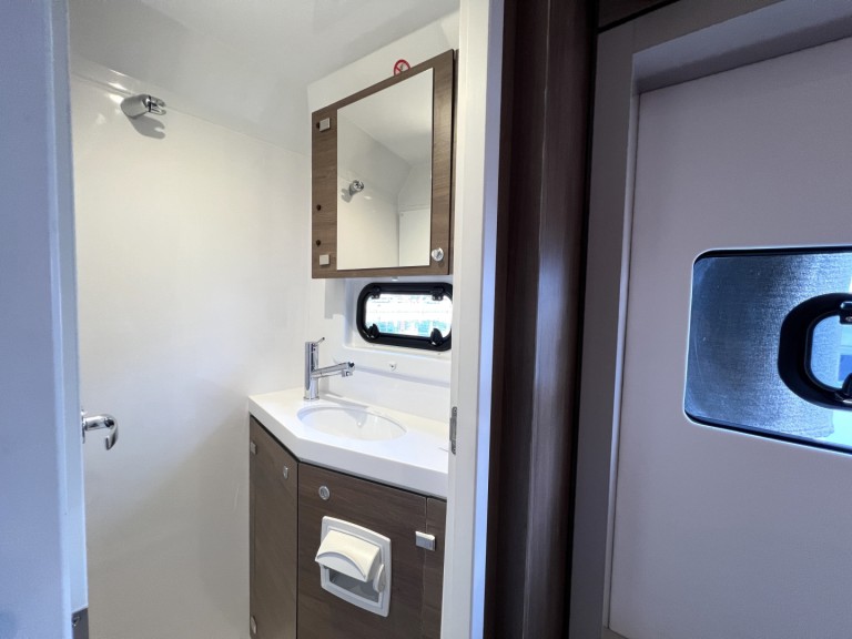 Yacht charter Alimos cheap Bali 4.8 (6+2 cab)