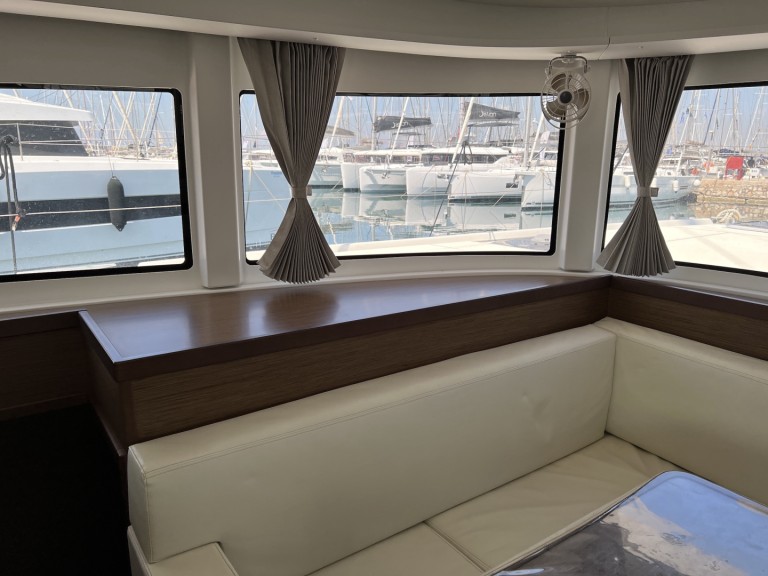 Catamaran rental in Alimos - Lagoon Lagoon 42