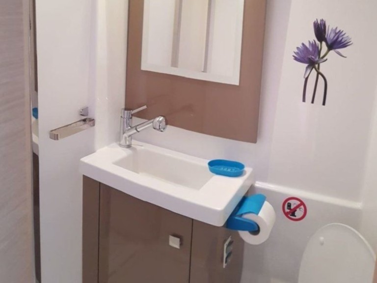 Yacht charter Lávrio cheap Astrea 42