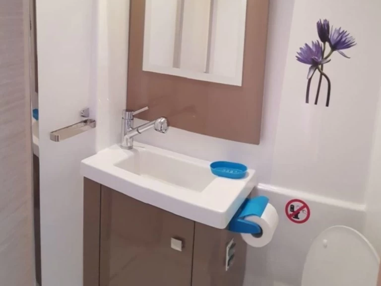 Yacht charter Lávrio cheap Astrea 42