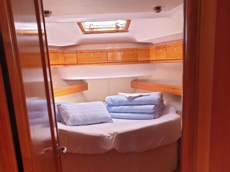 Sailboat for rent Primošten at the best price