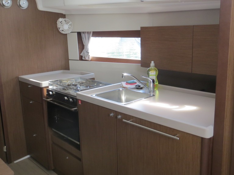 Sailboat rental with or without captain Bénéteau Primošten