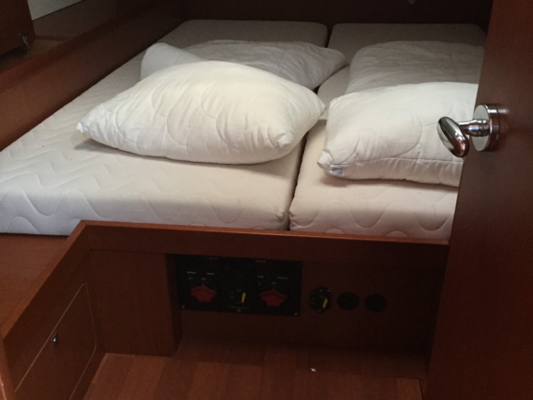 Bénéteau Oceanis 48 in Sukošan on SamBoat