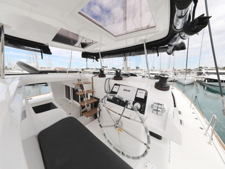Yacht charter Sukošan cheap Lagoon 450 Sport Top