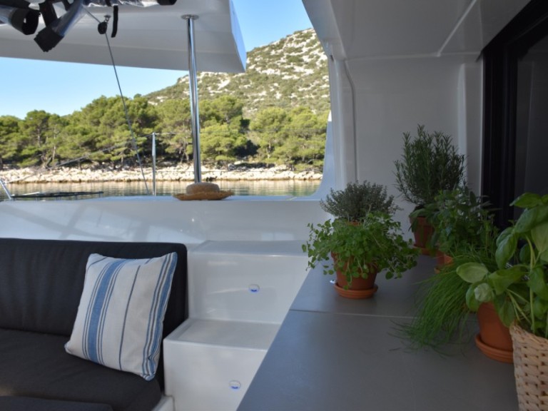 Yacht charter D-Marin Dalmacija Marina cheap Lagoon 46