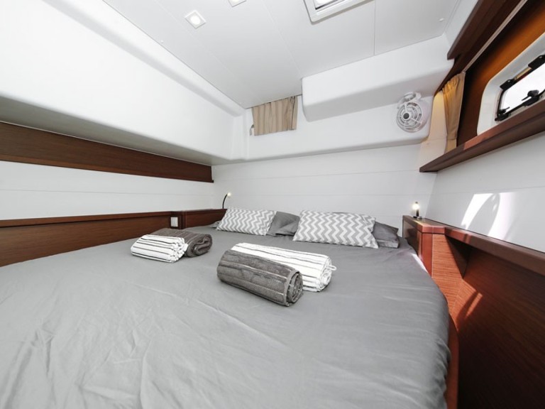 Catamaran rental in Sukošan - Lagoon Lagoon 450 F