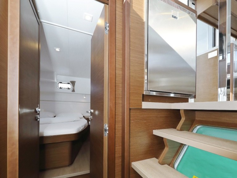 Catamaran rental in Sukošan - Lagoon Lagoon 40 (2)